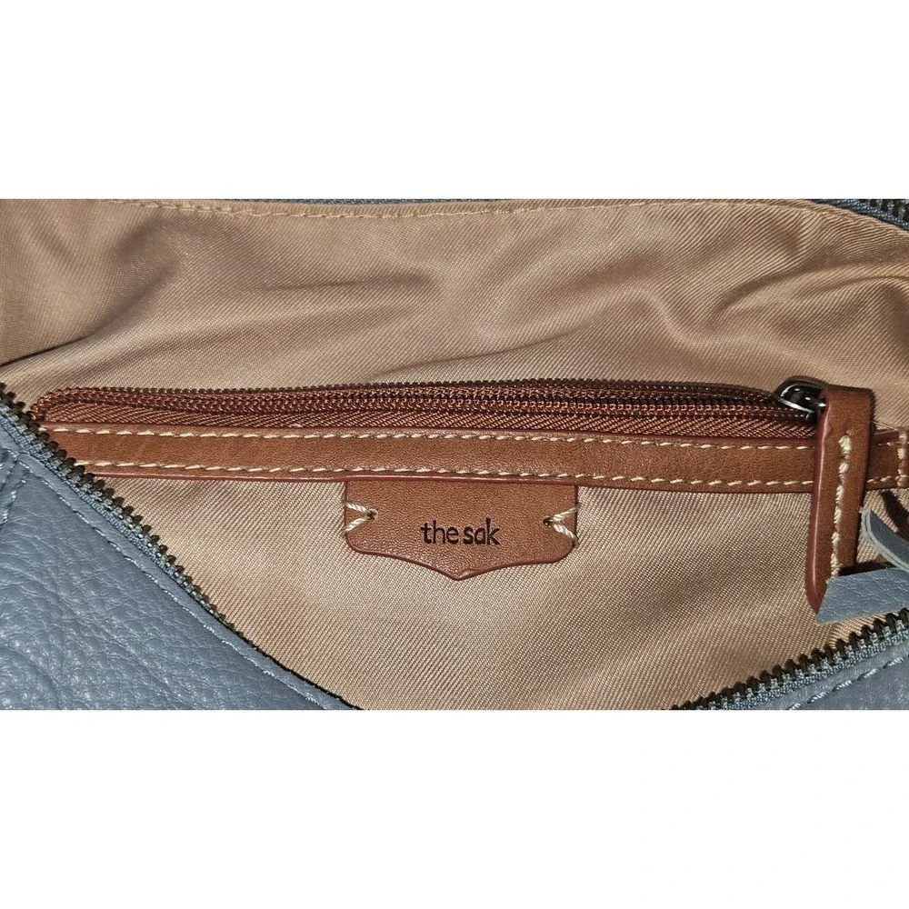 NWT The Sak Blue Pebbled Leather Hobo Shoulder Bag Slouchy Multi Pocket Zip - Picture 8 of 10